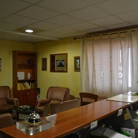 Hostal Al-Qazeres-3